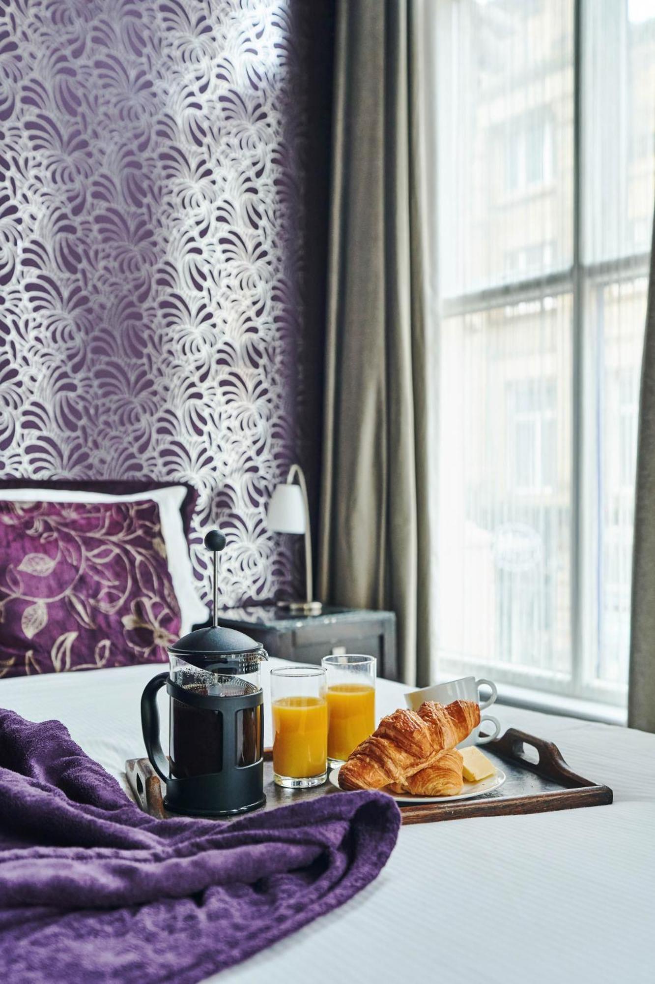 Acomodação com café da manhã  Lushpads 4*